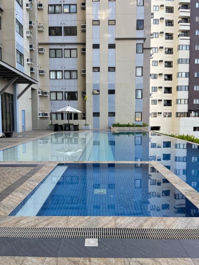 The Persimmon Studios Near Ayala And Sm City Cebu ภายนอก รูปภาพ