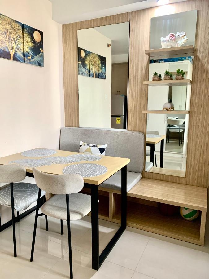 The Persimmon Studios Near Ayala And Sm City Cebu ภายนอก รูปภาพ