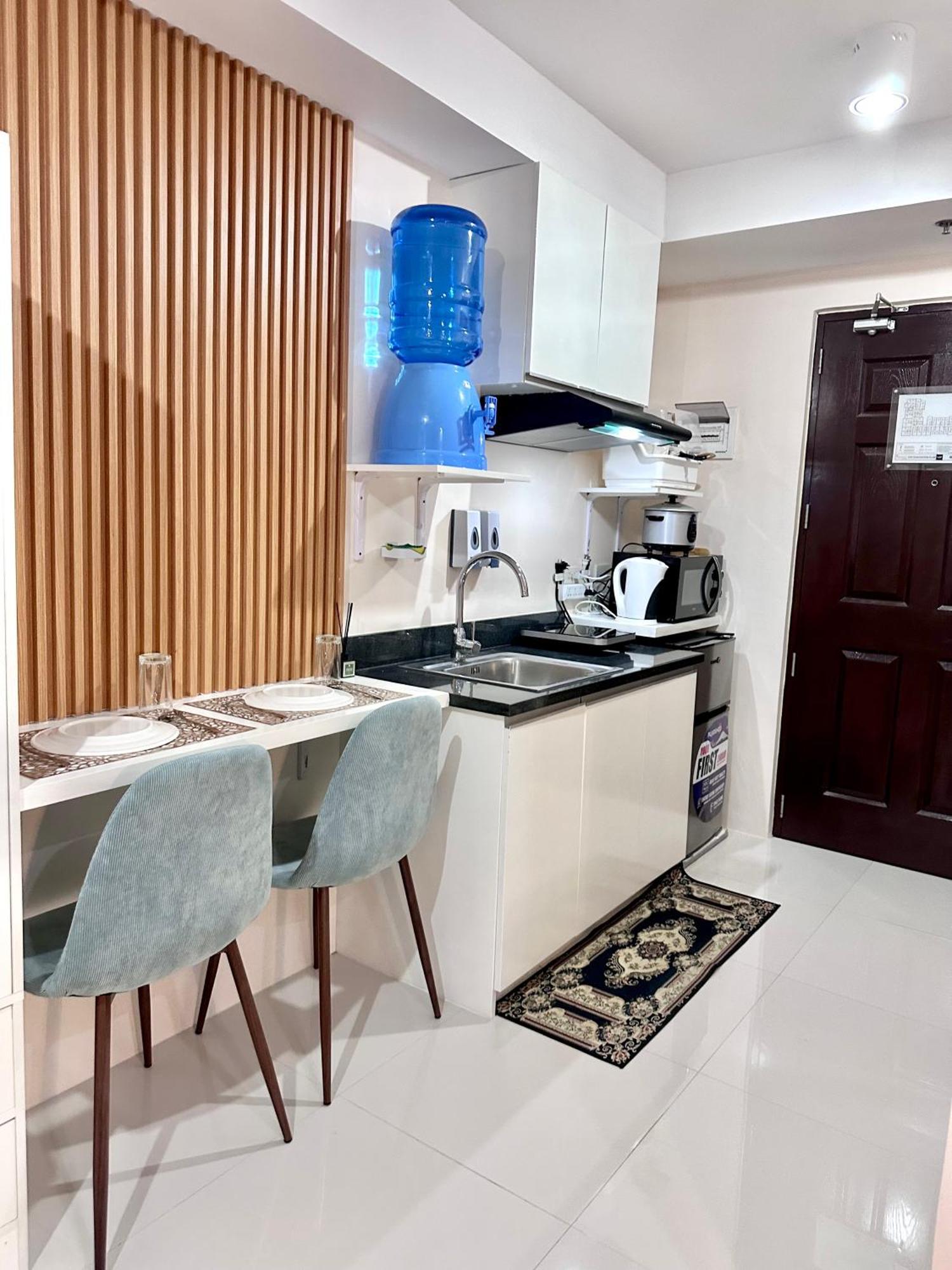 The Persimmon Studios Near Ayala And Sm City Cebu ภายนอก รูปภาพ