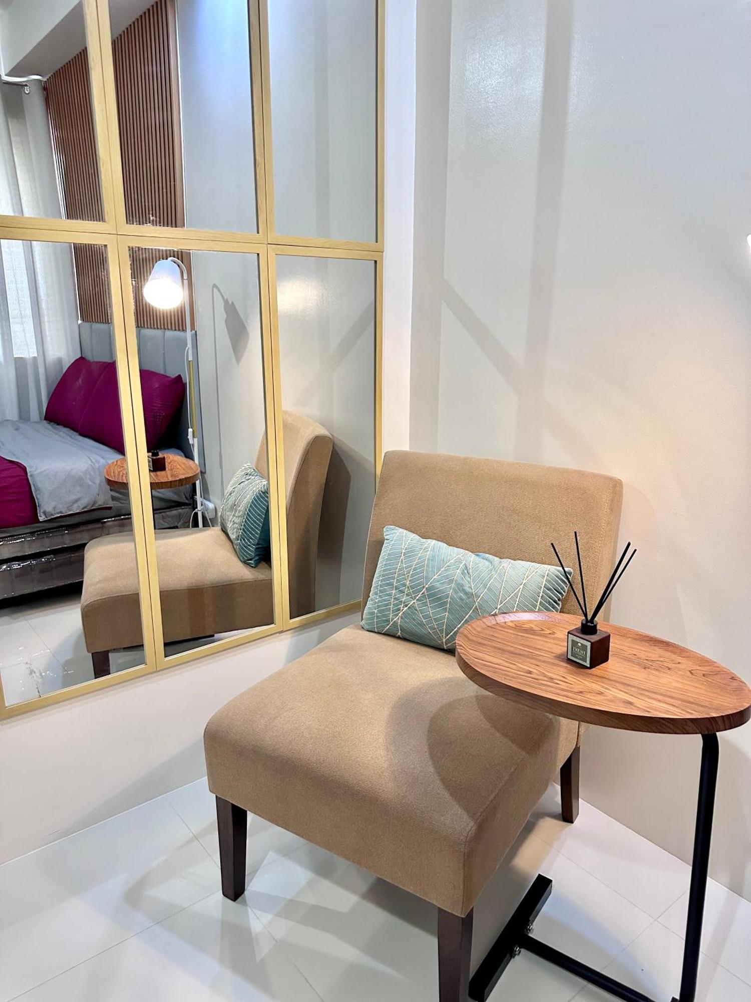 The Persimmon Studios Near Ayala And Sm City Cebu ภายนอก รูปภาพ