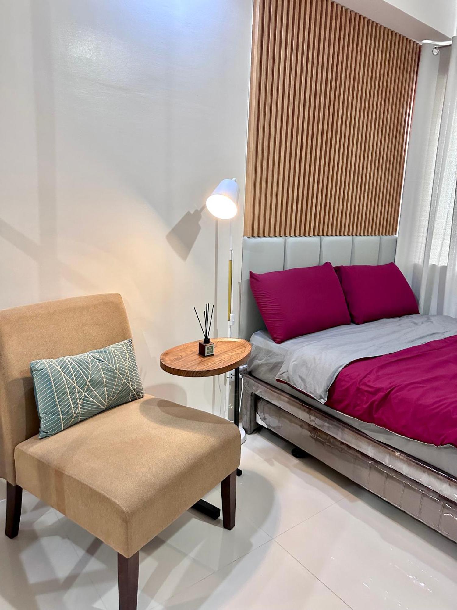 The Persimmon Studios Near Ayala And Sm City Cebu ภายนอก รูปภาพ