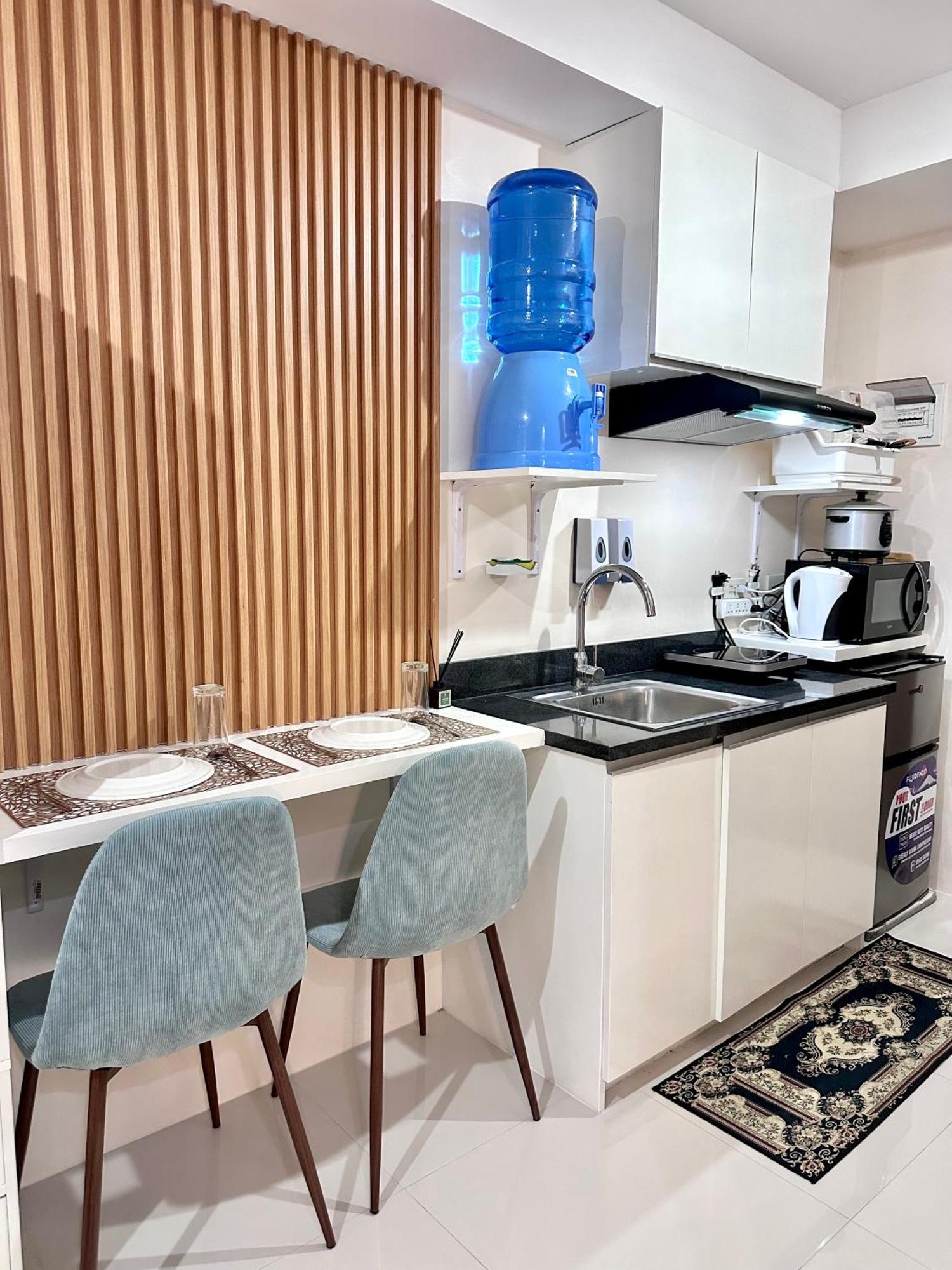 The Persimmon Studios Near Ayala And Sm City Cebu ภายนอก รูปภาพ
