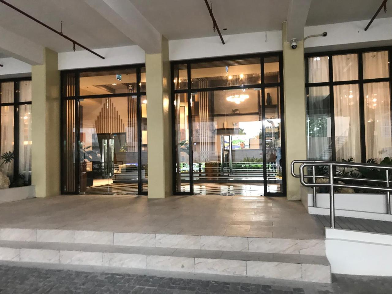 The Persimmon Studios Near Ayala And Sm City Cebu ภายนอก รูปภาพ